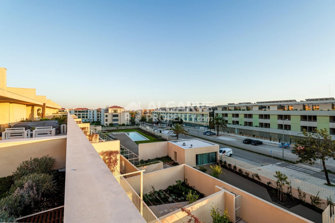 Apartamento T3 para Venda em Quarteira Foto 7