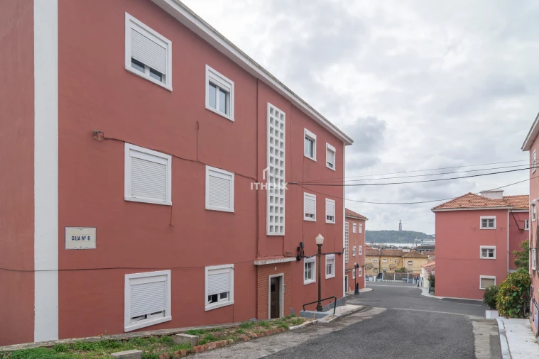 Apartamento T2 para Venda em Alcantara Foto 2