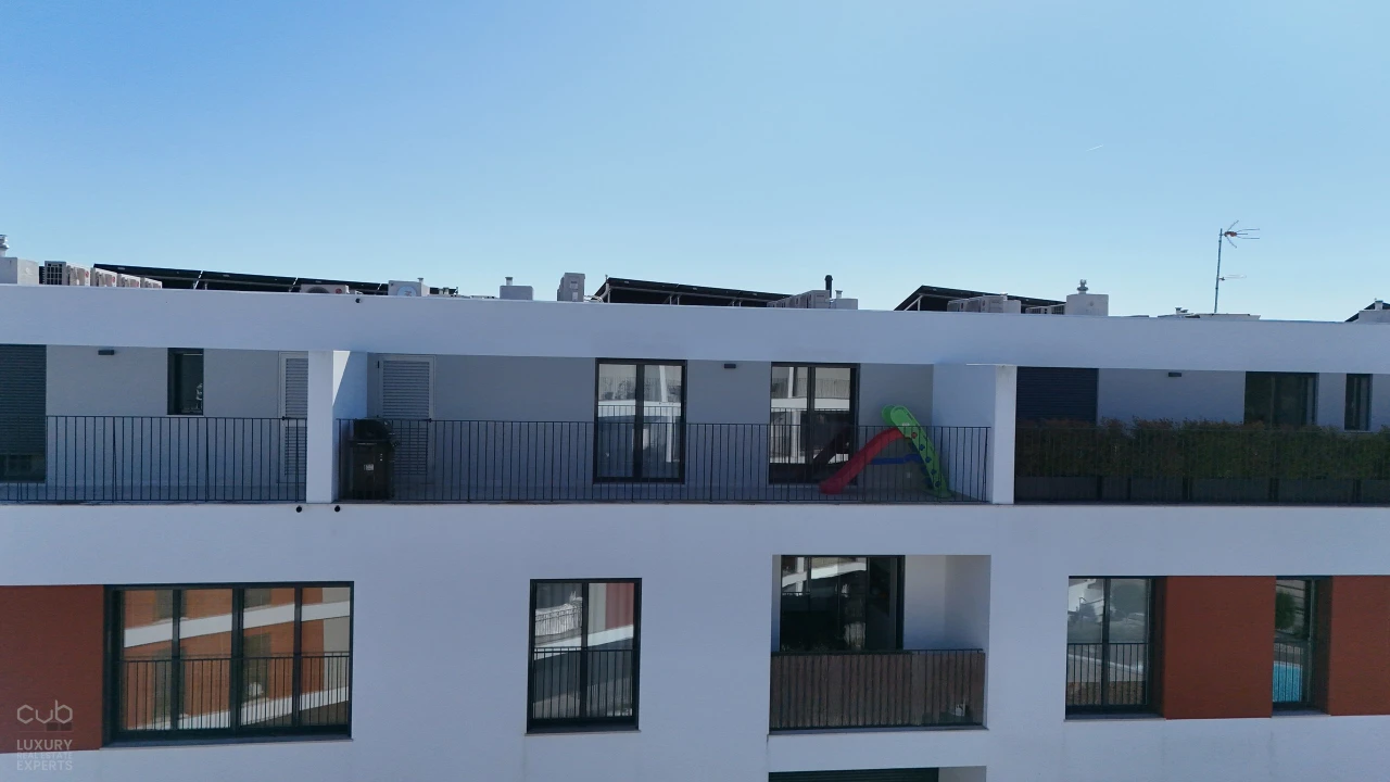 Apartamento T4 para Venda em Amora Foto 3