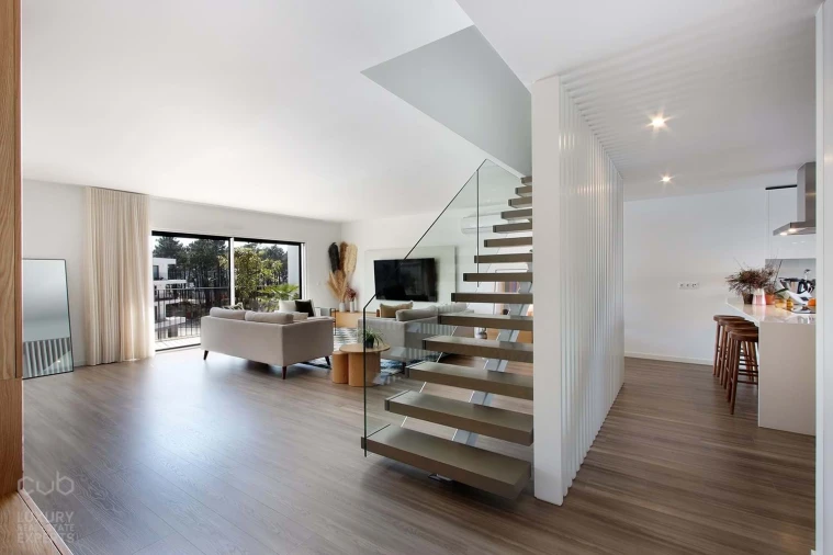 Apartamento T4 para Venda em Amora Foto 3