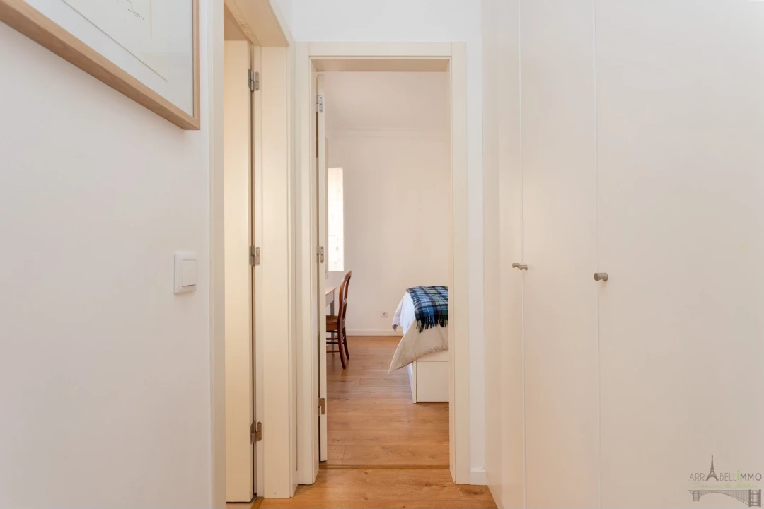 Apartamento T2 para Venda em Campolide Foto 17