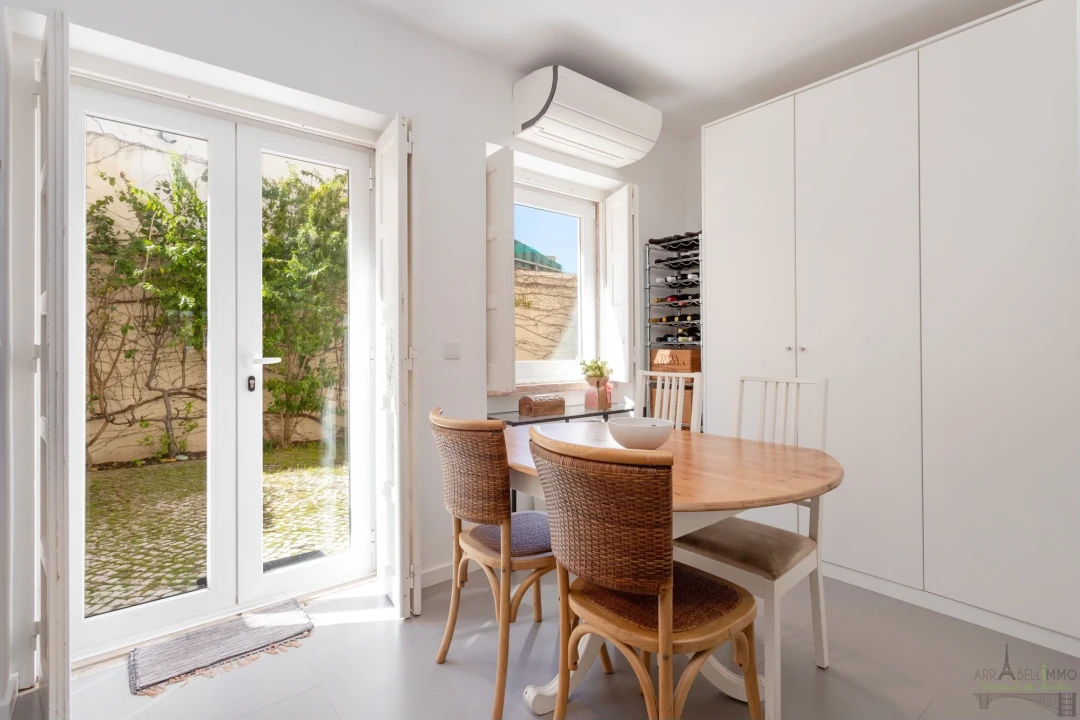 Apartamento T2 para Venda em Campolide Foto 9