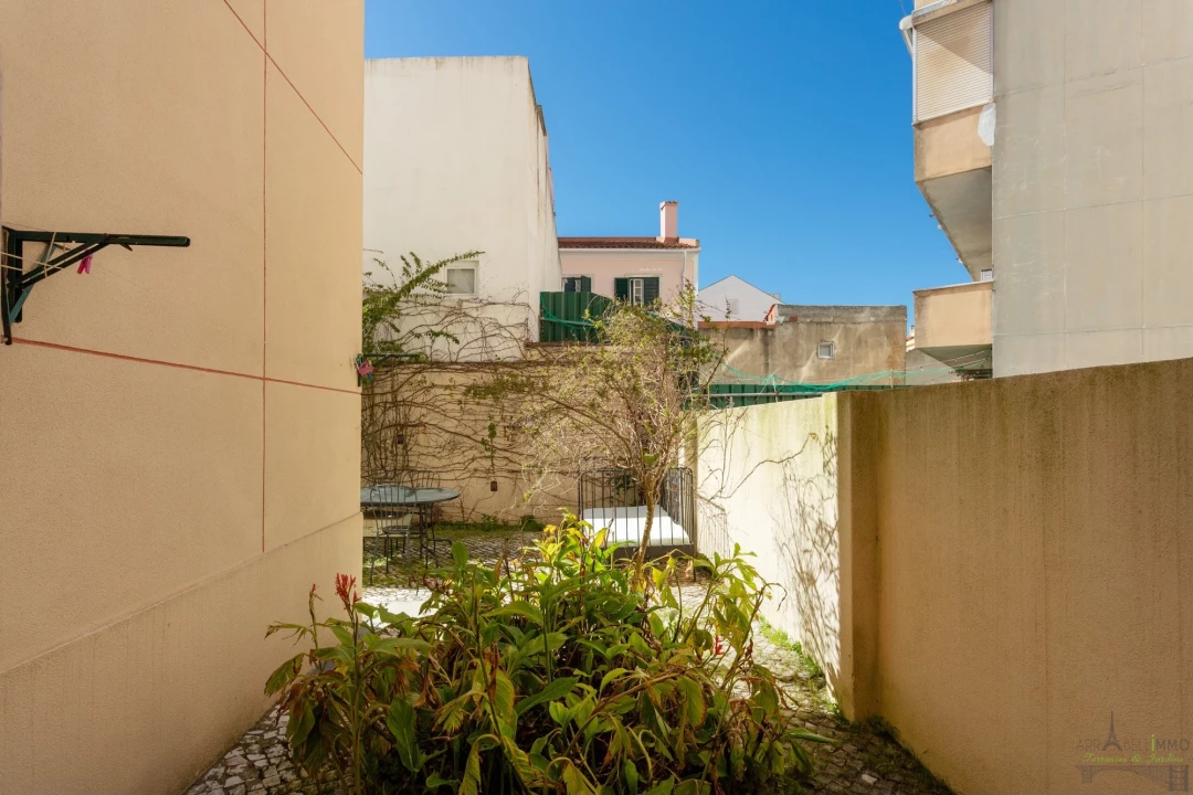 Apartamento T2 para Venda em Campolide Foto 6