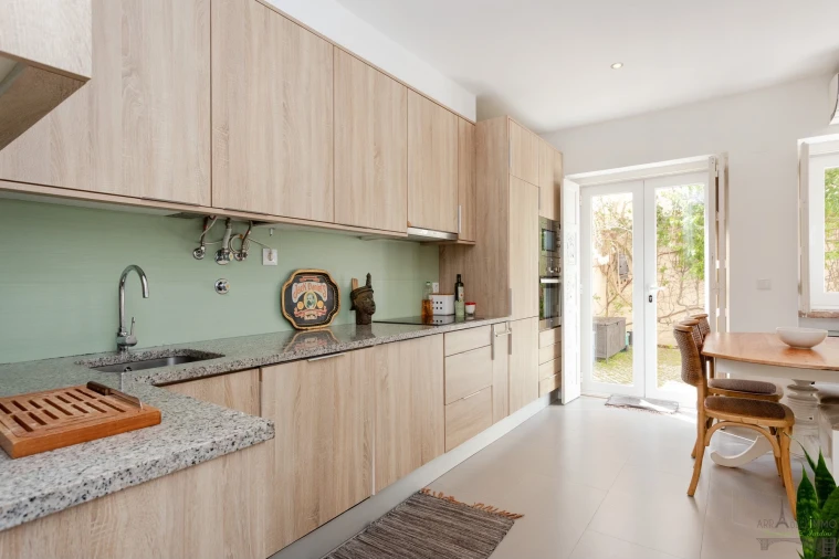 Apartamento T2 para Venda em Campolide Foto 13