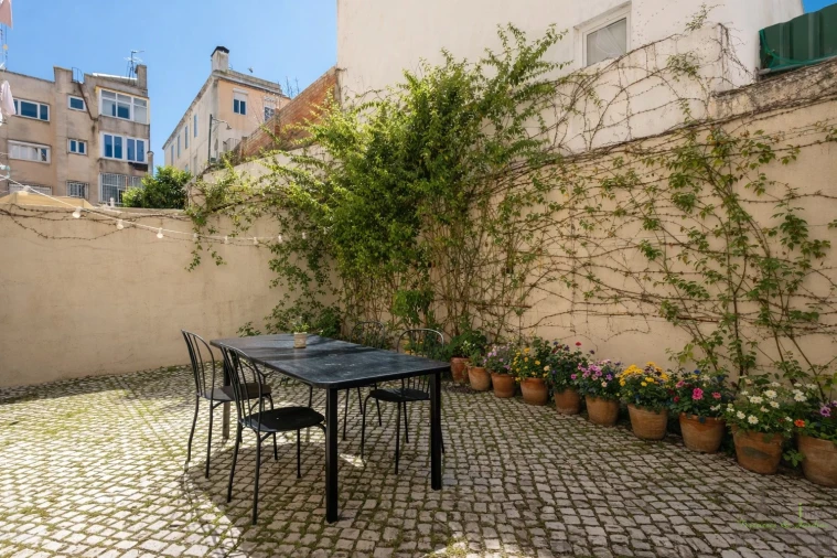 Apartamento T2 para Venda em Campolide Foto 4