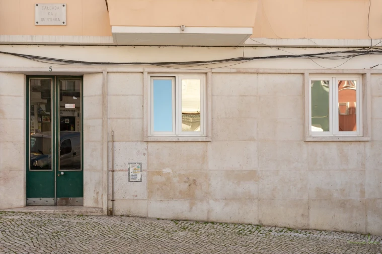 Apartamento T2 para Venda em Campolide Foto 25