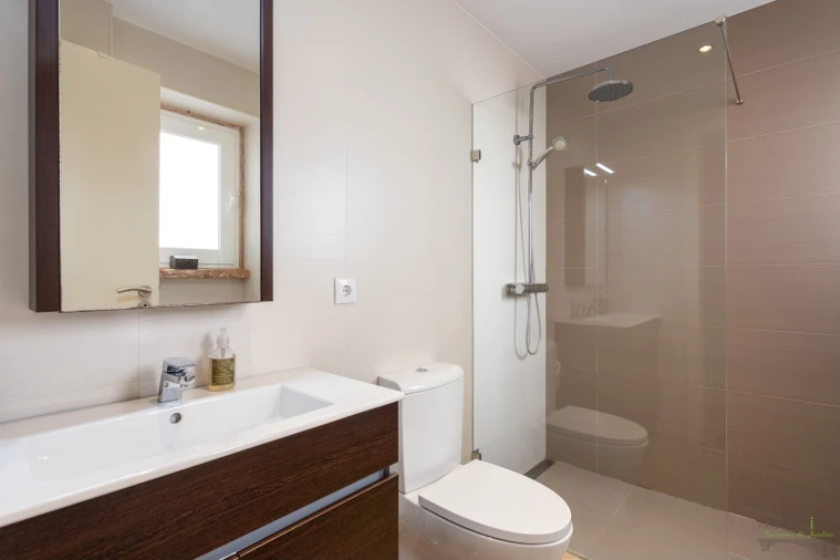 Apartamento T2 para Venda em Campolide Foto 16