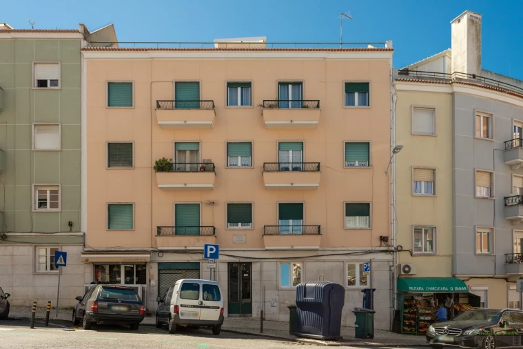 Apartamento T2 para Venda em Campolide Foto 26