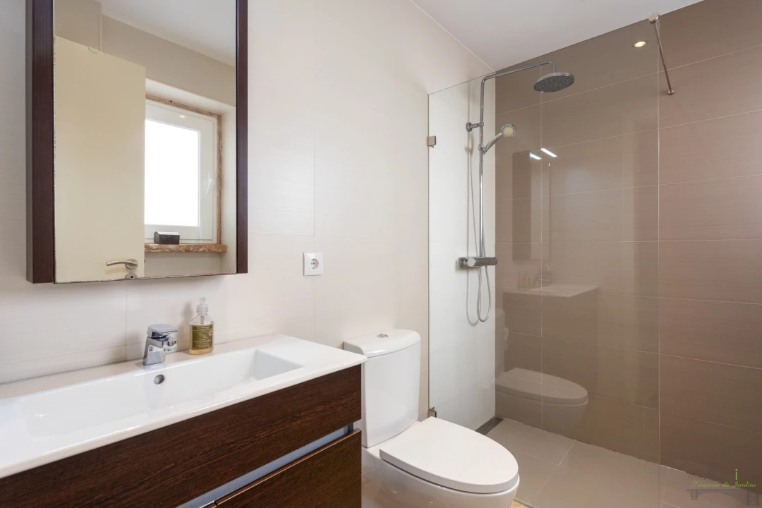 Apartamento T2 para Venda em Campolide Foto 16