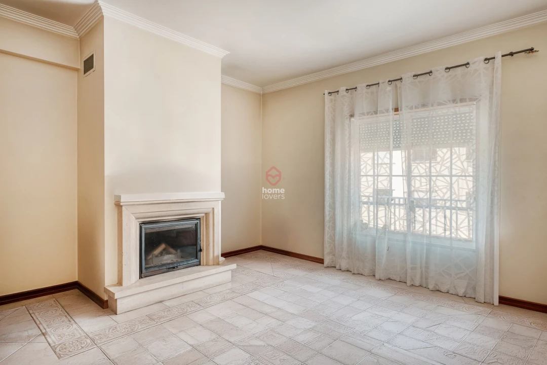 Apartamento T3 para Venda em Amora Foto 2