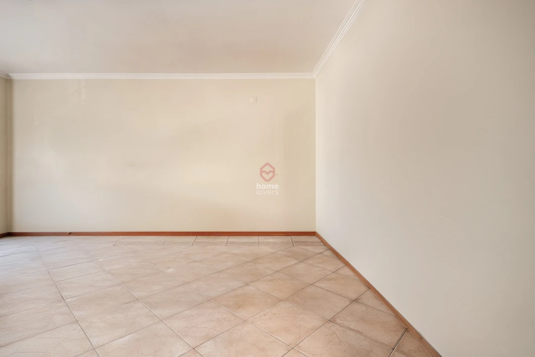 Apartamento T3 para Venda em Amora Foto 3