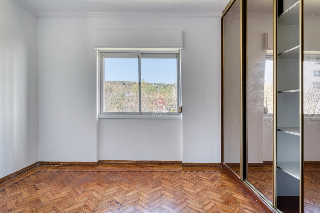 Apartamento T3 para Venda em Carnaxide e Queijas Foto 13