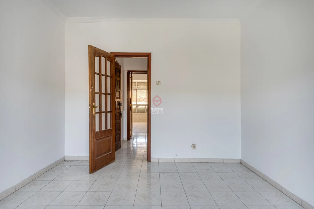 Apartamento T3 para Venda em Carnaxide e Queijas Foto 5