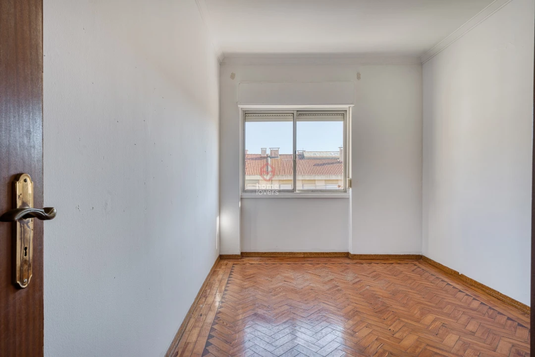 Apartamento T3 para Venda em Carnaxide e Queijas Foto 16