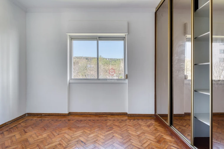 Apartamento T3 para Venda em Carnaxide e Queijas Foto 13