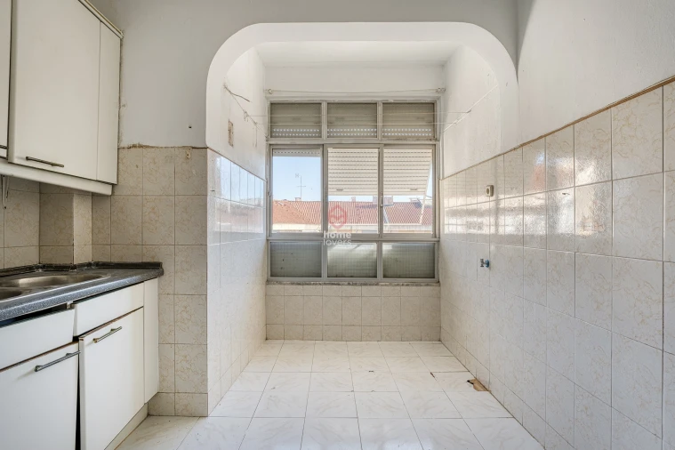 Apartamento T3 para Venda em Carnaxide e Queijas Foto 9
