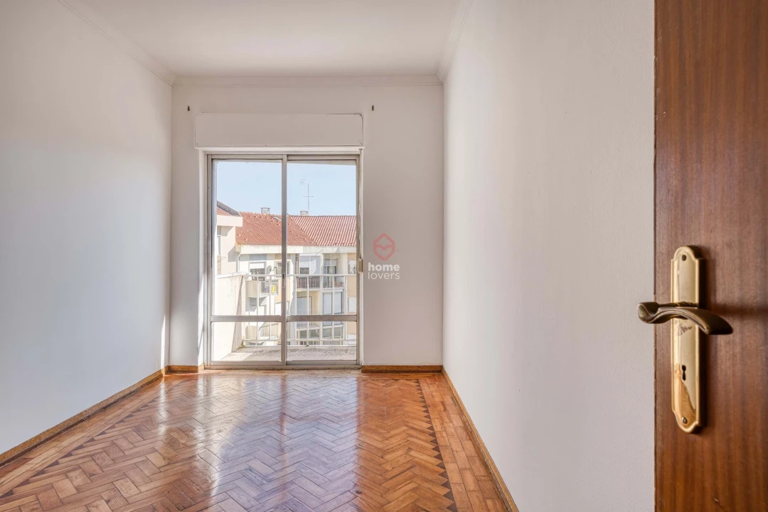 Apartamento T3 para Venda em Carnaxide e Queijas Foto 19