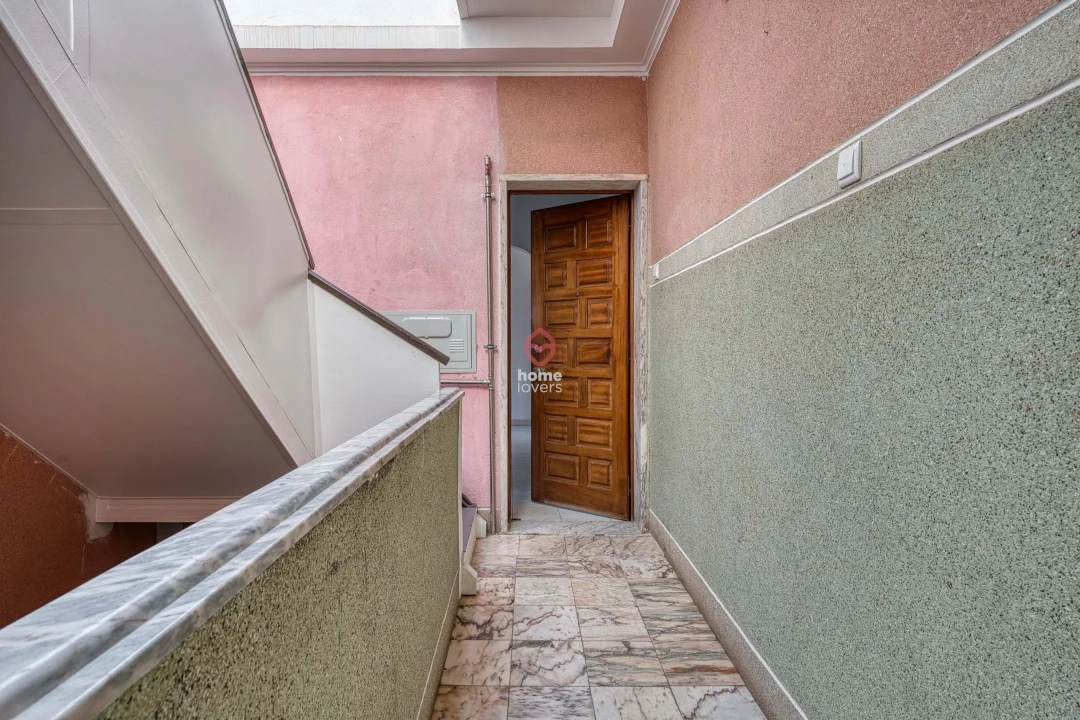 Apartamento T3 para Venda em Carnaxide e Queijas Foto 2