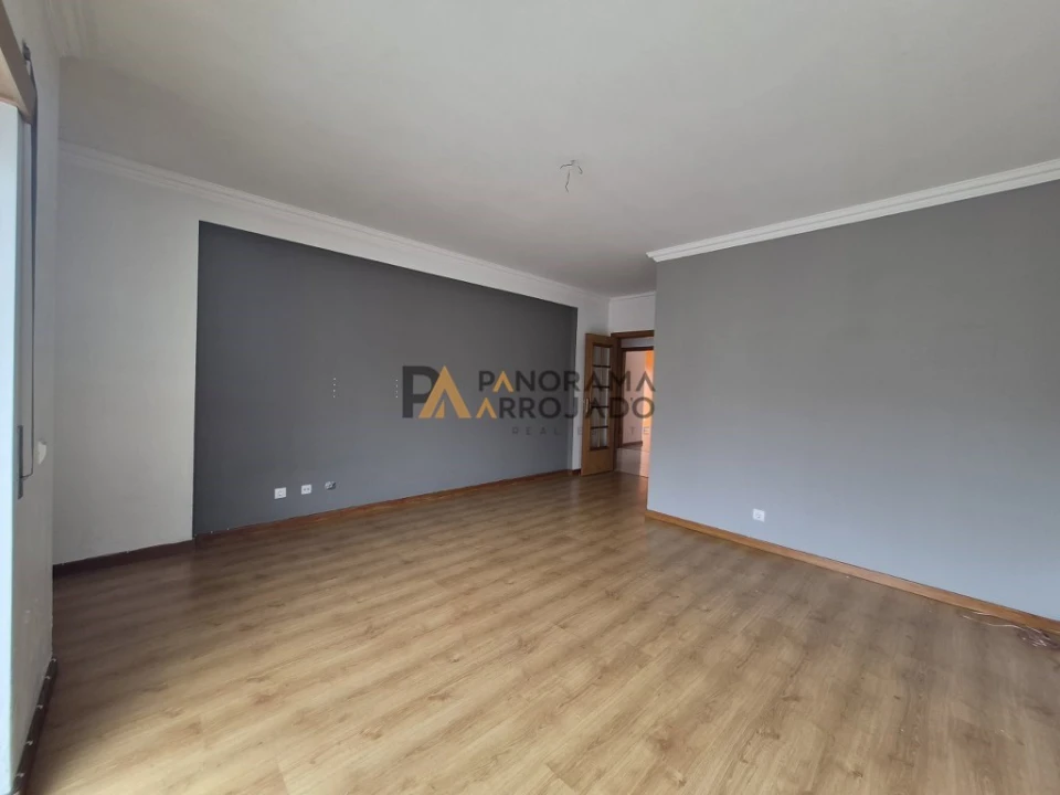 Apartamento T2 para Venda em Laranjeiro e Feijó Foto 24