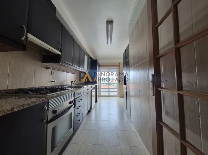 Apartamento T2 para Venda em Laranjeiro e Feijó Foto 10