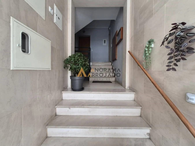 Apartamento T2 para Venda em Laranjeiro e Feijó Foto 5