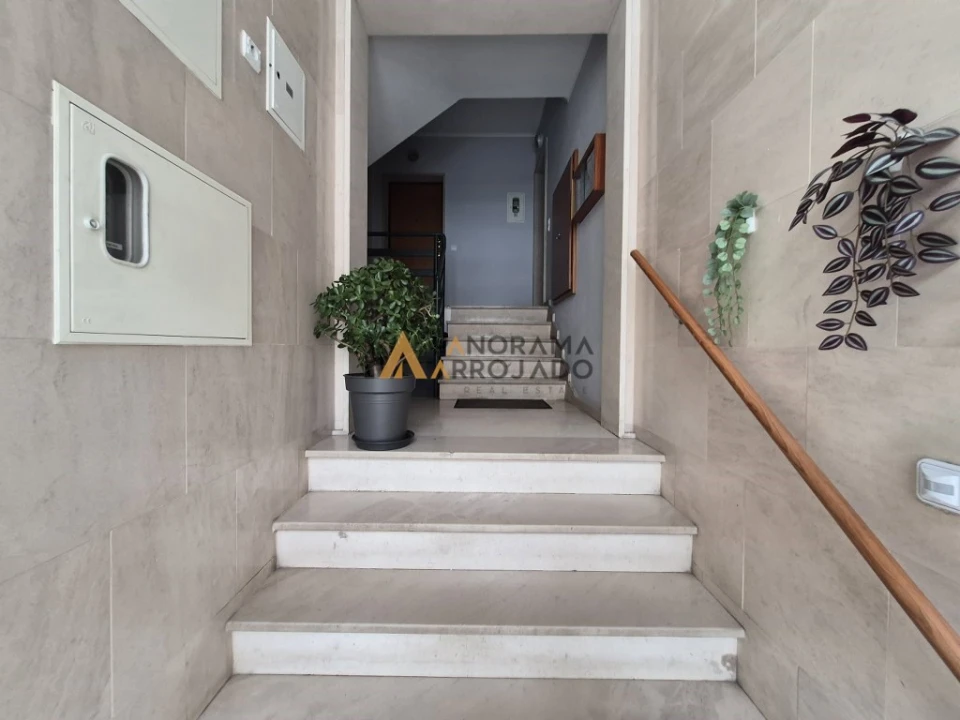 Apartamento T2 para Venda em Laranjeiro e Feijó Foto 5