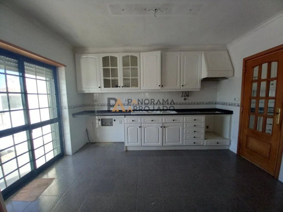 Moradia T4 para Venda em Santo Isidoro Foto 9