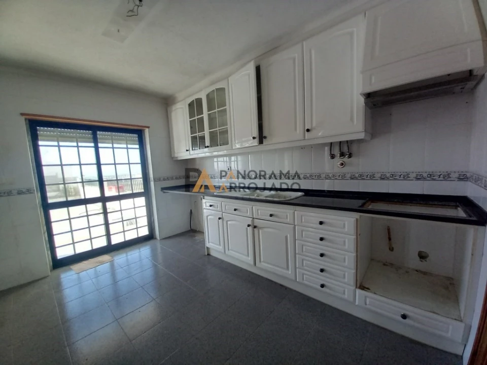 Moradia T4 para Venda em Santo Isidoro Foto 10