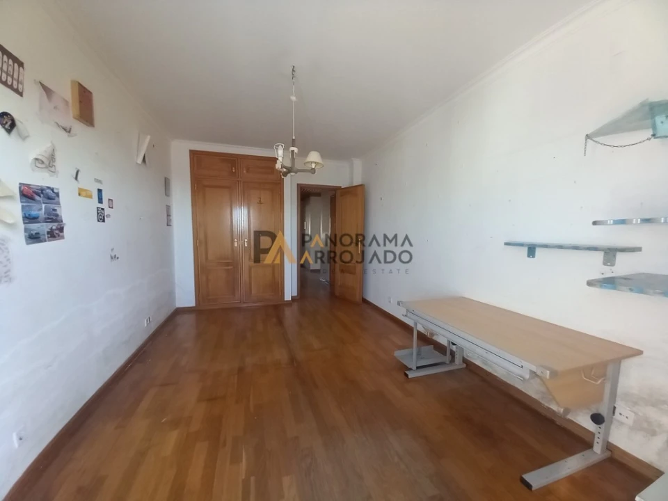 Moradia T4 para Venda em Santo Isidoro Foto 32