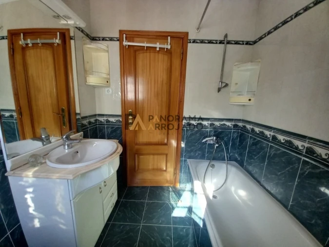 Moradia T4 para Venda em Santo Isidoro Foto 27