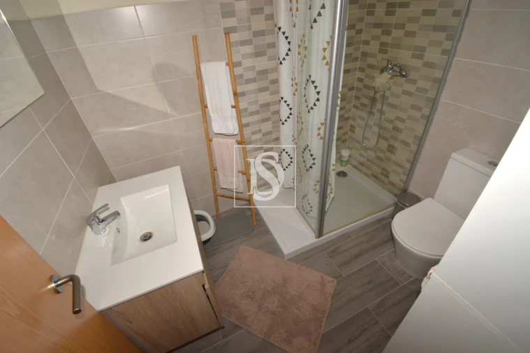 Apartamento T2 para Venda em Sé, Santa Maria e Meixedo Foto 4