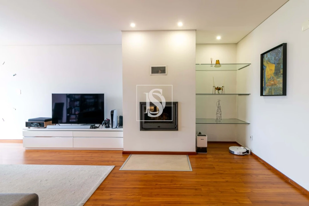 Apartamento T2 para Venda em Braga (Maximinos, Sé e Cividade) Foto 9