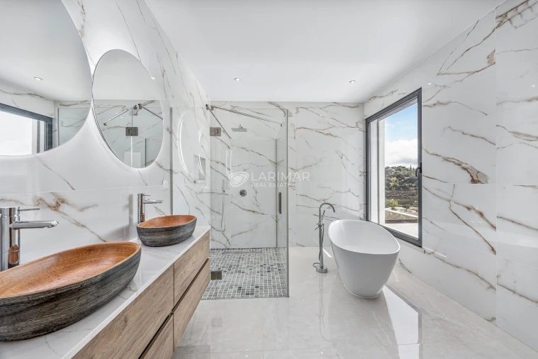 Moradia T4 para Venda em Loule (São Sebastião) Foto 10