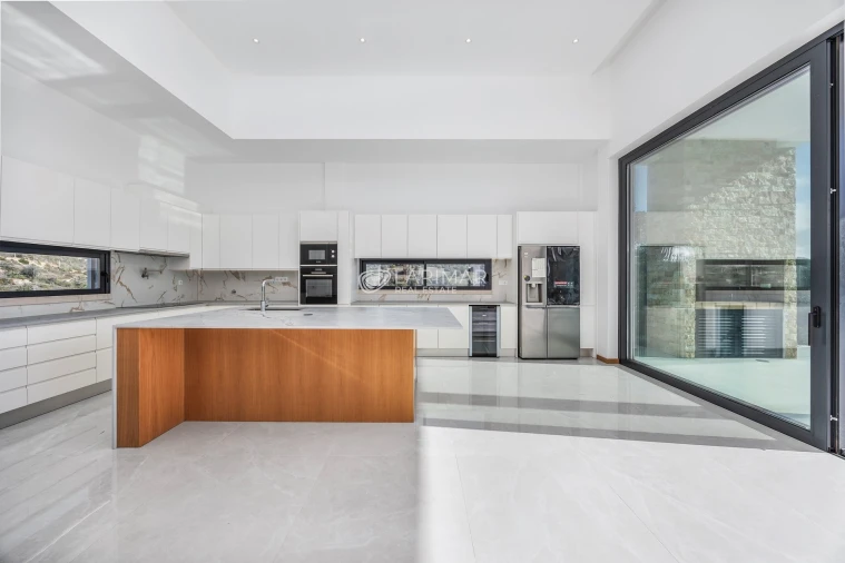 Moradia T4 para Venda em Loule (São Sebastião) Foto 5