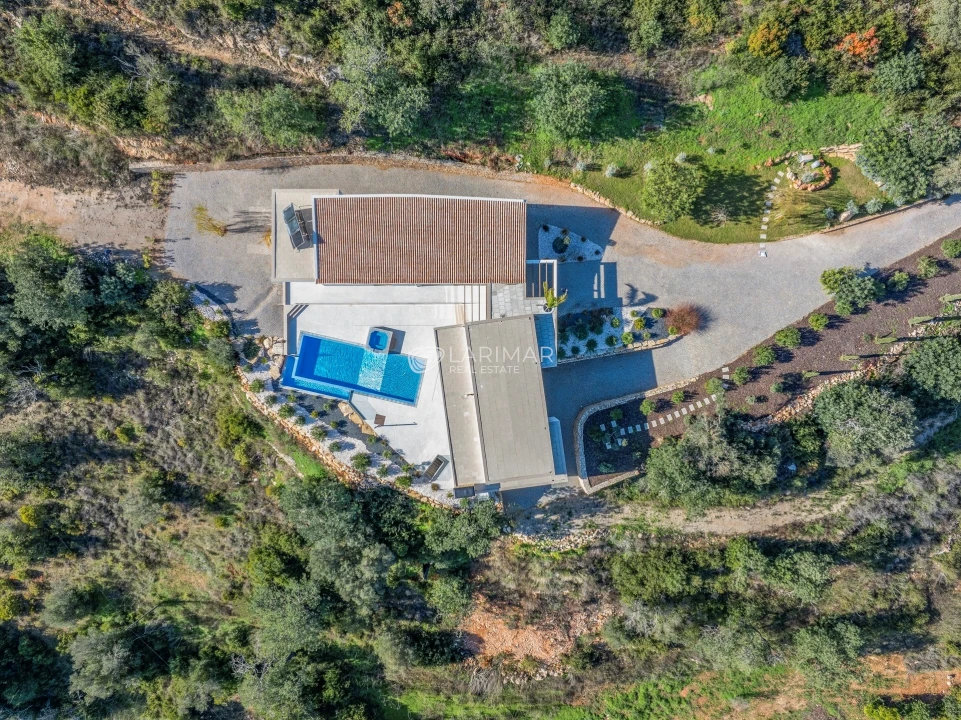 Moradia T4 para Venda em Loule (São Sebastião) Foto 16