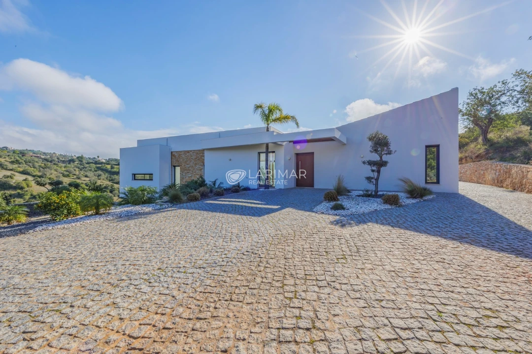 Moradia T4 para Venda em Loule (São Sebastião) Foto 3