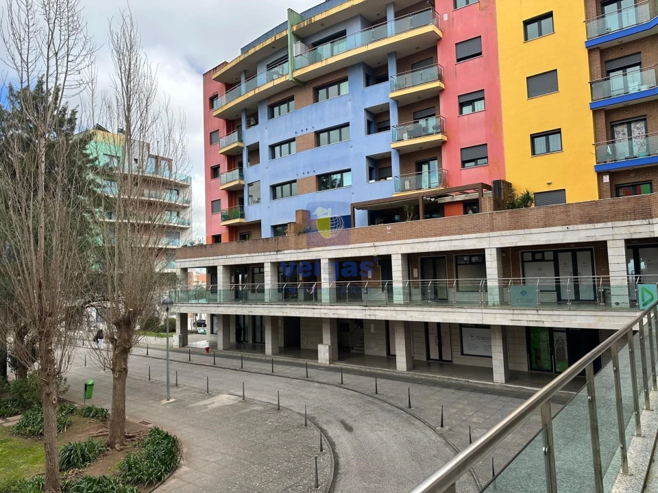 Negócio para Arrendamento em Ramada e Caneças Foto 2