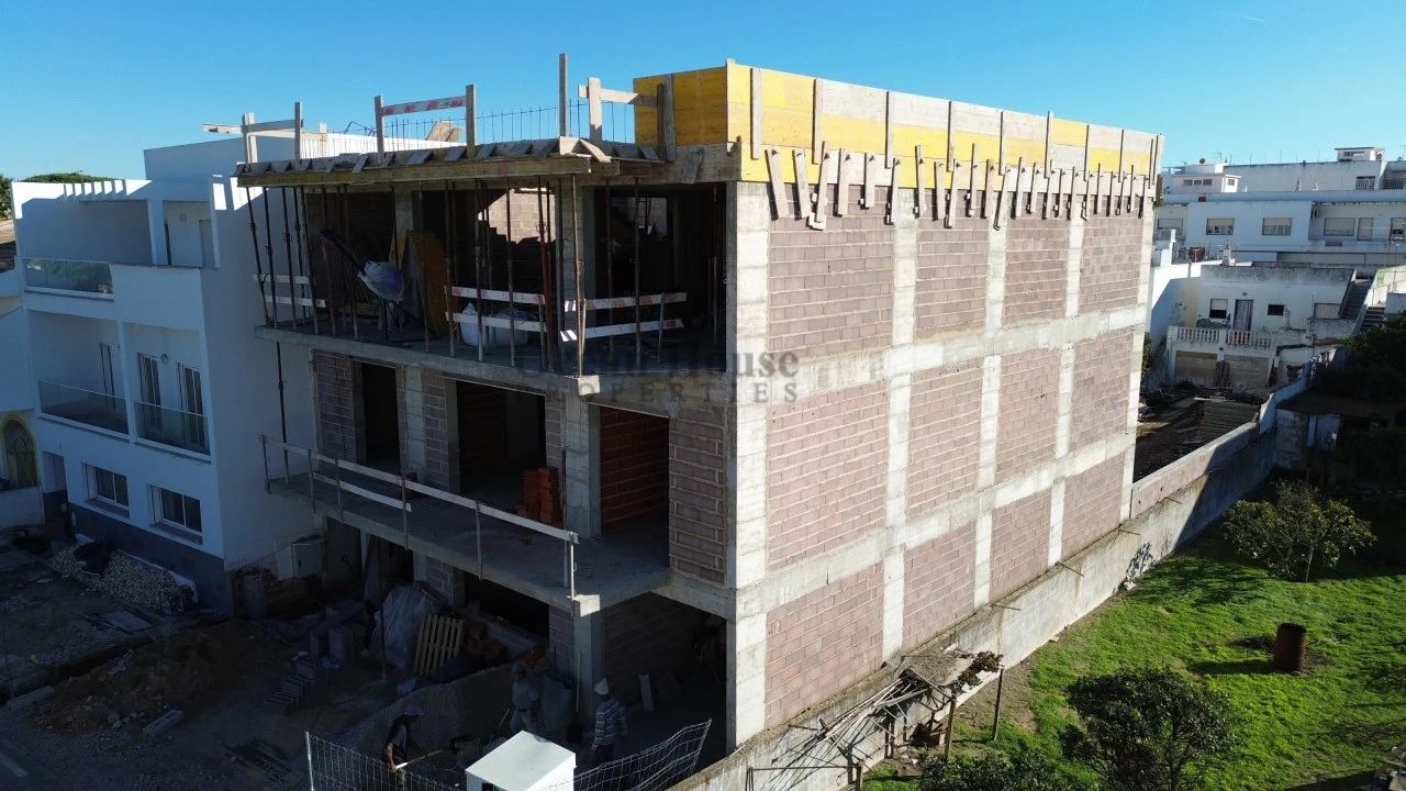 Apartamento T2 para Venda em Quarteira Foto 7