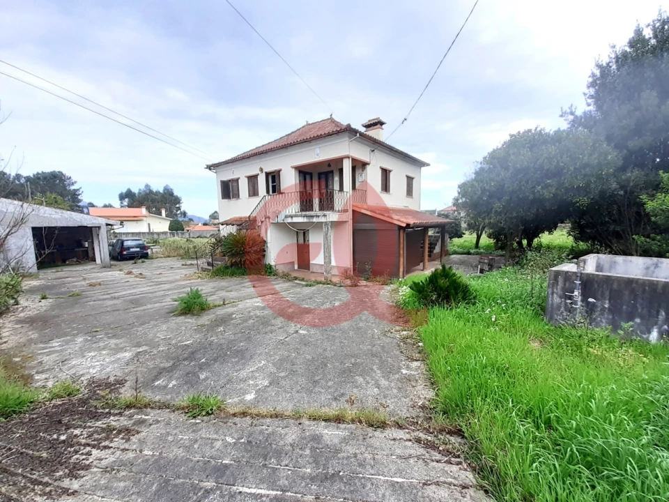 Moradia T5 para Venda em Geraz do Lima (Santa Maria, Santa Leocádia, Moreira), Deão Foto 1