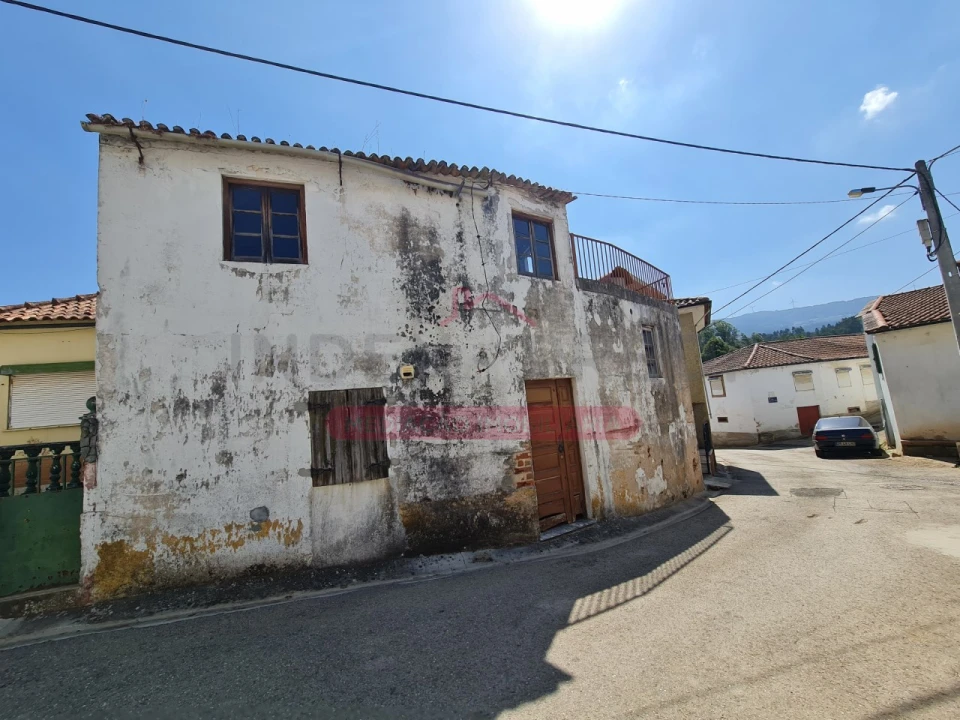 Moradia T2 para Venda em Miranda do Corvo Foto 1