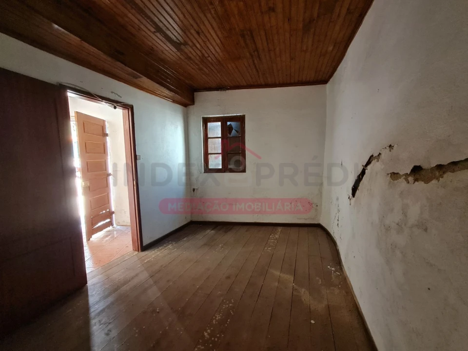 Moradia T2 para Venda em Miranda do Corvo Foto 9