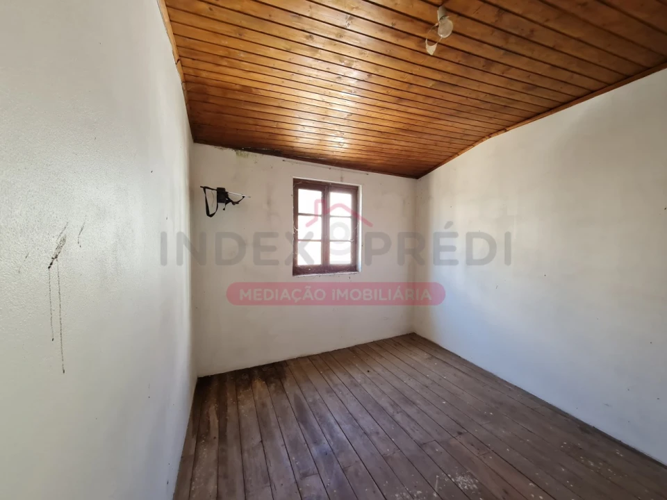 Moradia T2 para Venda em Miranda do Corvo Foto 17