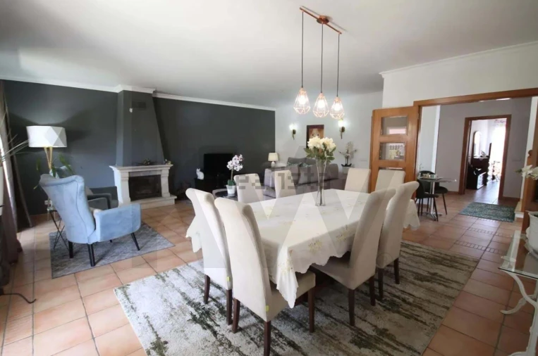 Moradia T4 para Venda em São Silvestre Foto 3