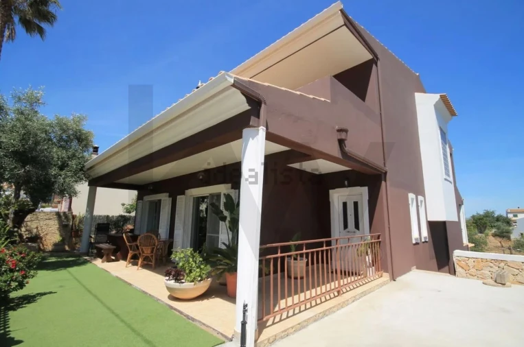 Moradia T4 para Venda em São Silvestre Foto 2