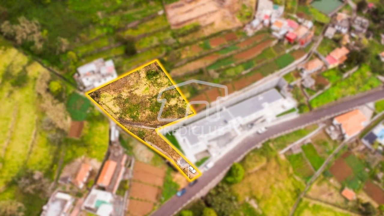 Terreno para Venda em Arco da Calheta Foto 2