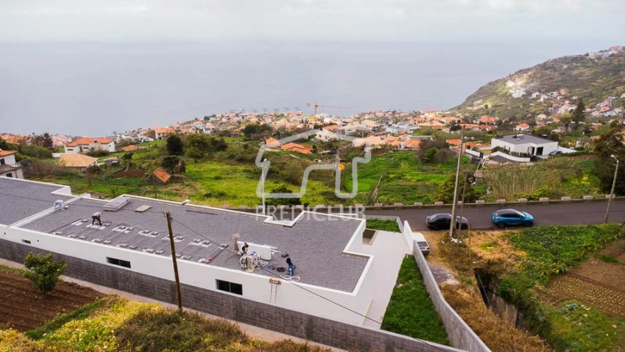 Terreno para Venda em Arco da Calheta Foto 9