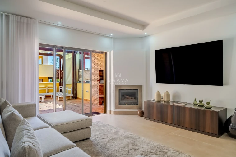 Moradia T3 para Venda em Quarteira Foto 2