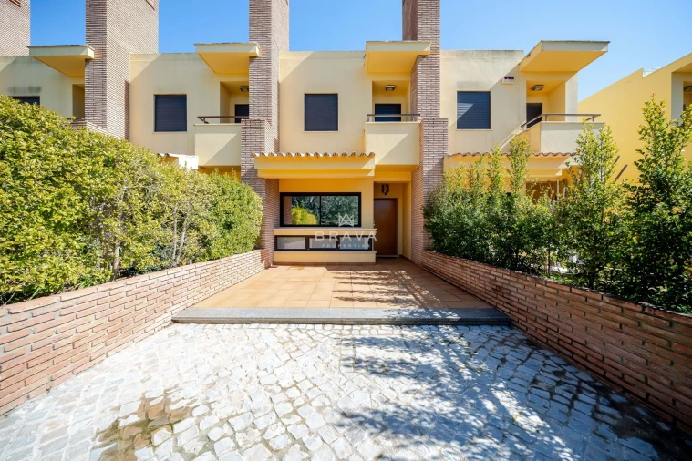 Moradia T3 para Venda em Quarteira Foto 37