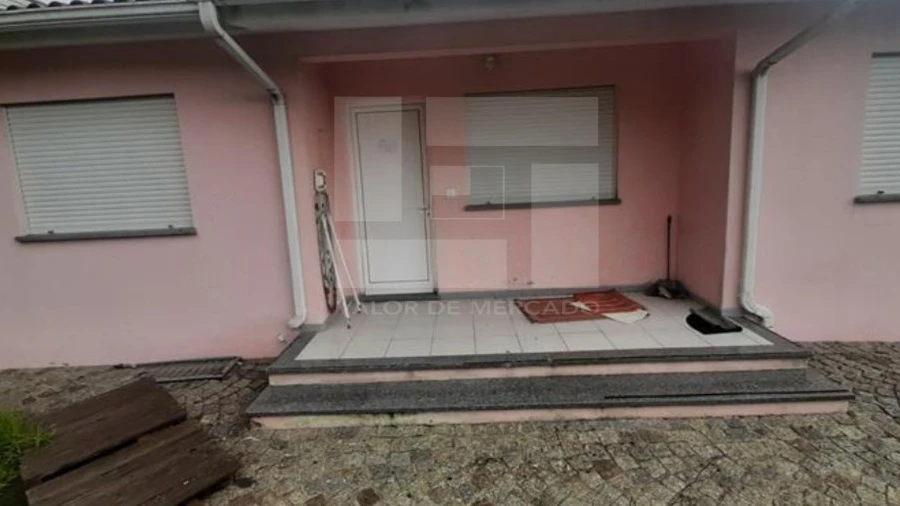 Moradia T4 para Venda em Oliveira de Frades, Souto de Lafões e Sejães