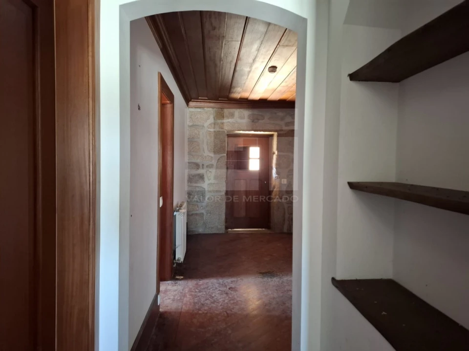 Moradia T10 para Venda em Santa Cruz da Trapa e São Cristóvão de Lafões Foto 37